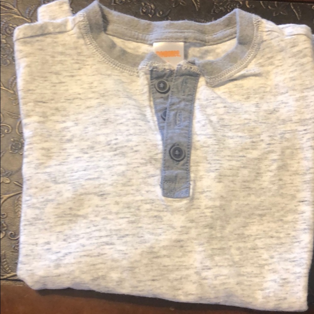 Two tone gray top